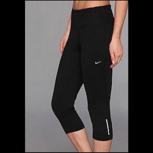 Nike dri fit women’s crop leggings